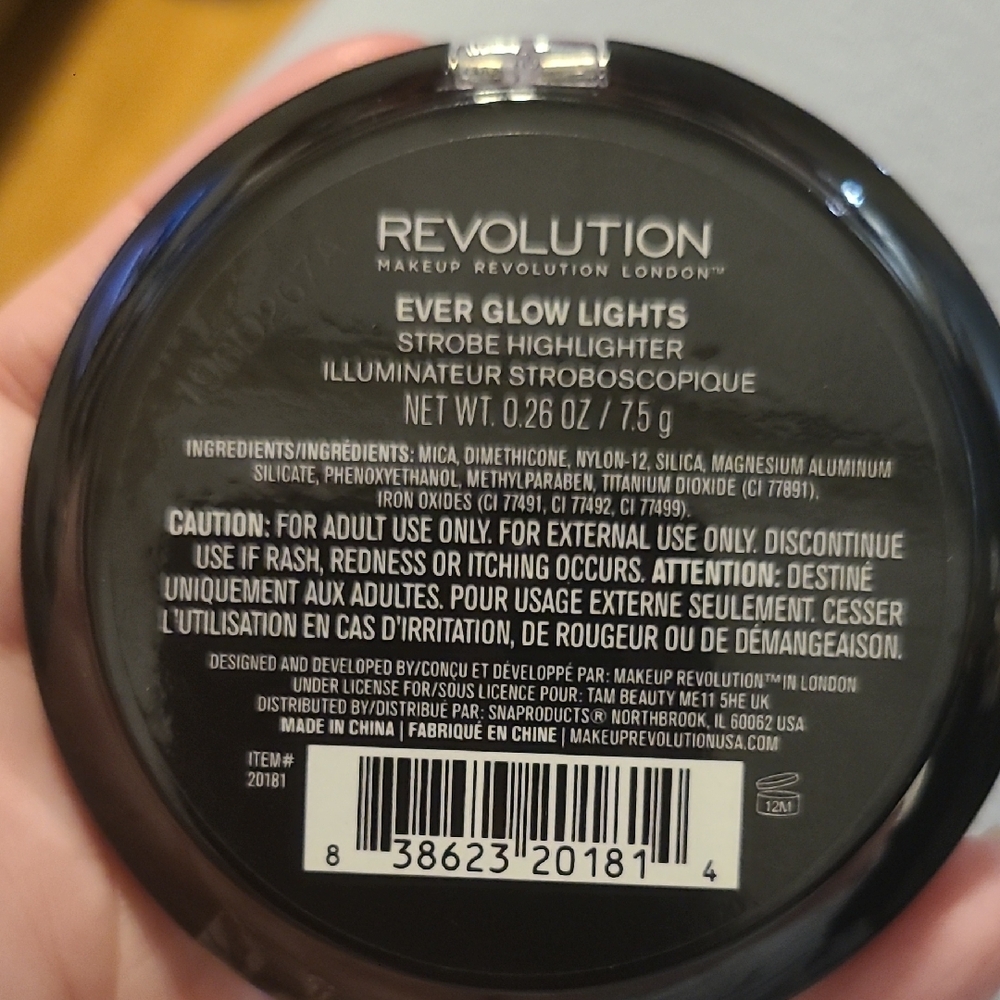 Revolution Strobe Highlighter - Picture 2 of 2